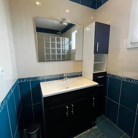 Holiday home Maison 10 Personnes Avec Piscine Jacuzzi, Proche Du Pal